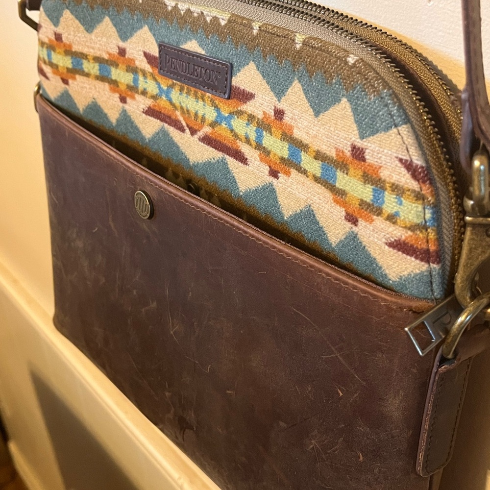 Pendleton Solstice Canyon Wool/Leather Crossbody … - image 8